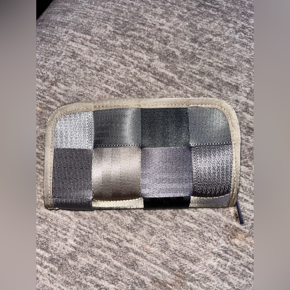 Harvey Seatbelt Wallet - Picture 2 of 4